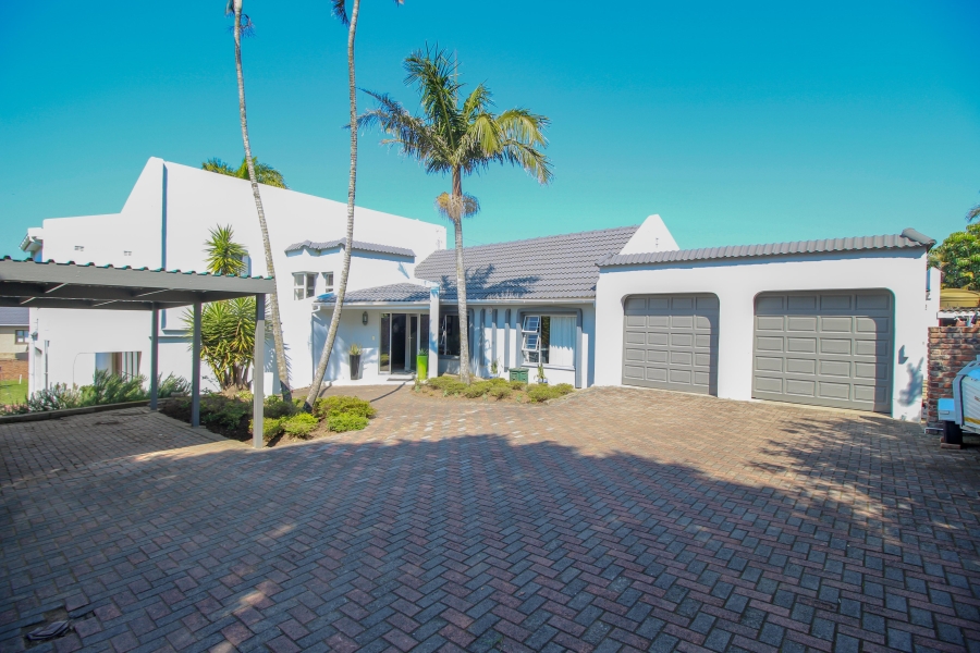 5 Bedroom Property for Sale in Beacon Bay Eastern Cape